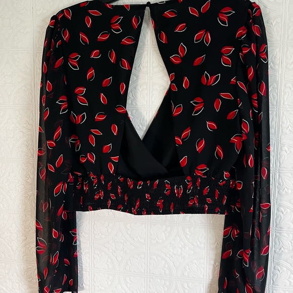 EXPRESS | Petal Blouse - Picture 5 of 5